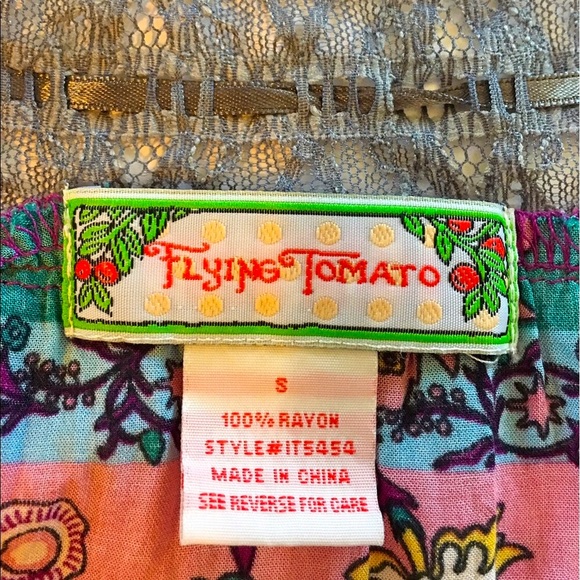 Flying Tomato Blouse - Picture 2 of 7